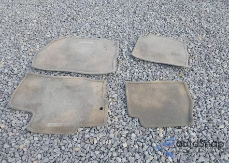 2004 Mazda Mazda6 S z USA, uszkodzony, nr VIN 1YVFP82D845N56838